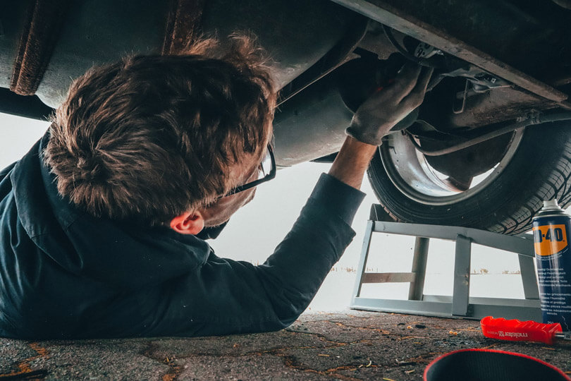 Tips and tricks for repairing damaged cars at low cost